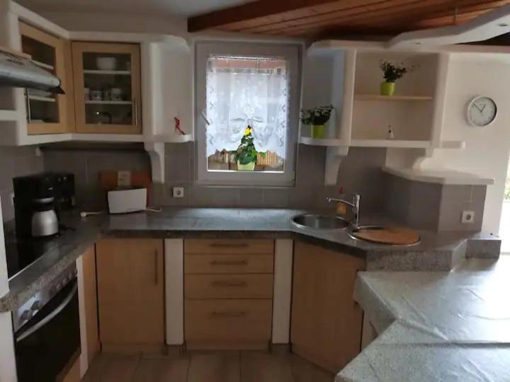 Schoene Ferienwohnung Mit Terrasse Malterdingen Eksteriør billede